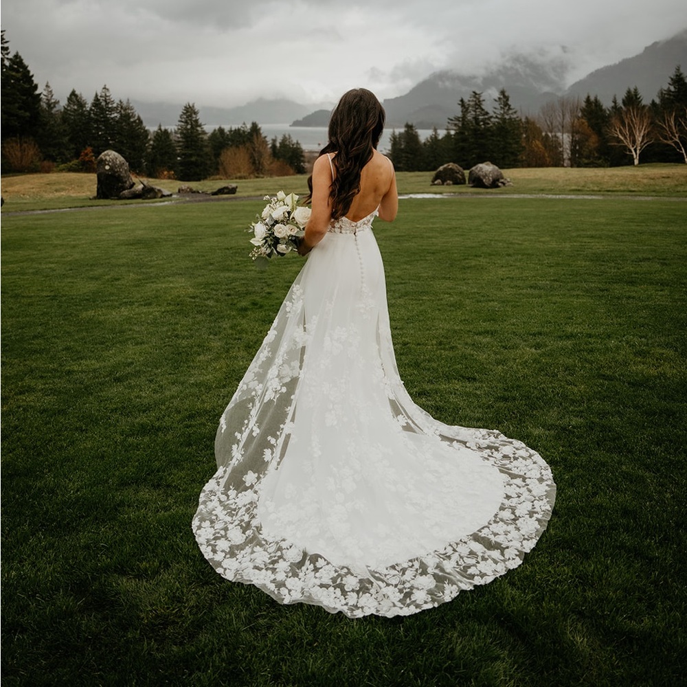 Anais Anette Hutton wedding dress size 4